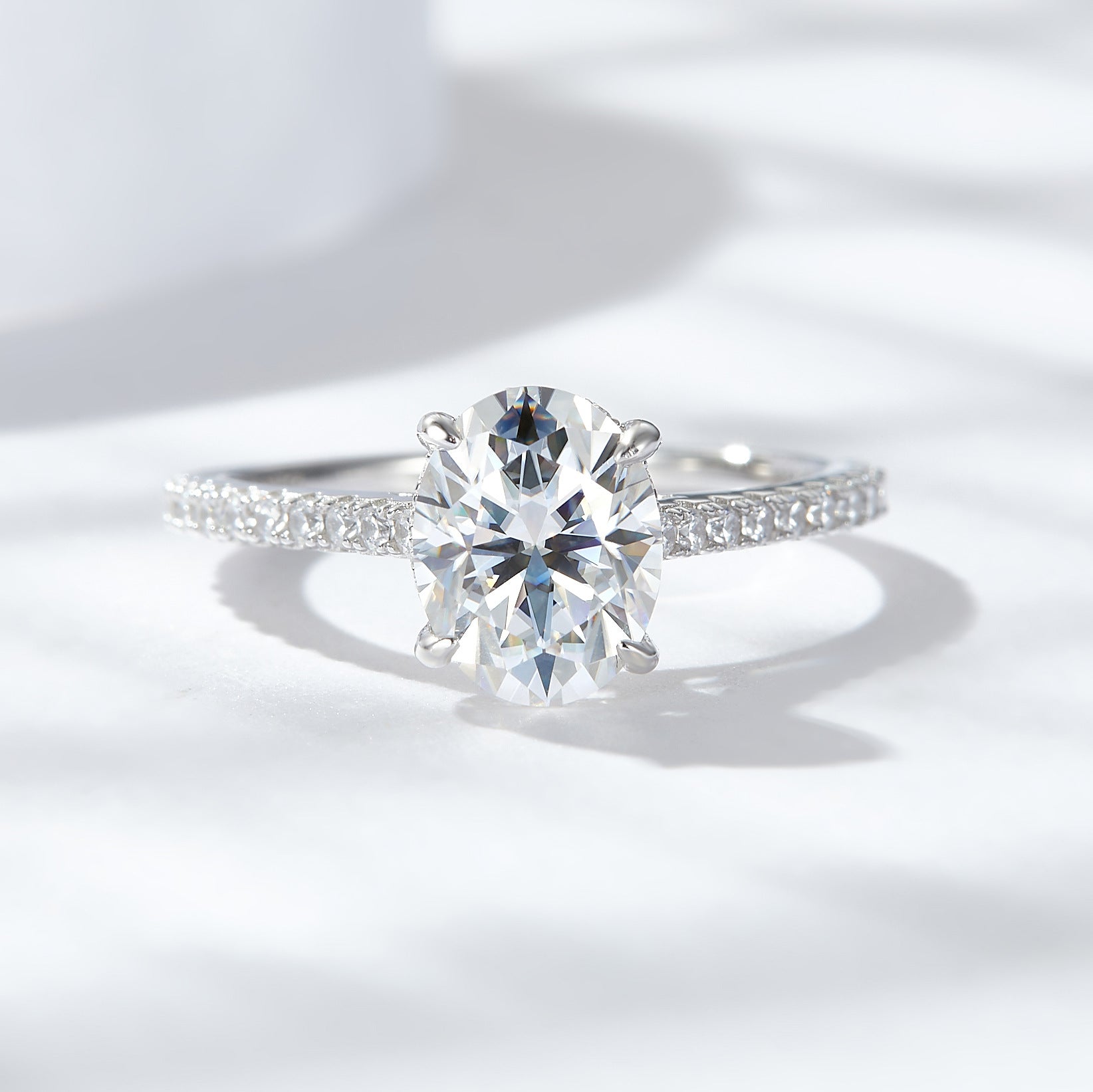 HARYA Éclat Moissanite Ring