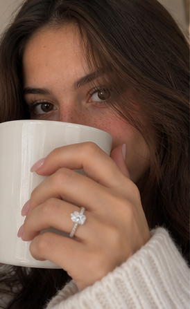HARYA Éclat Moissanite Ring